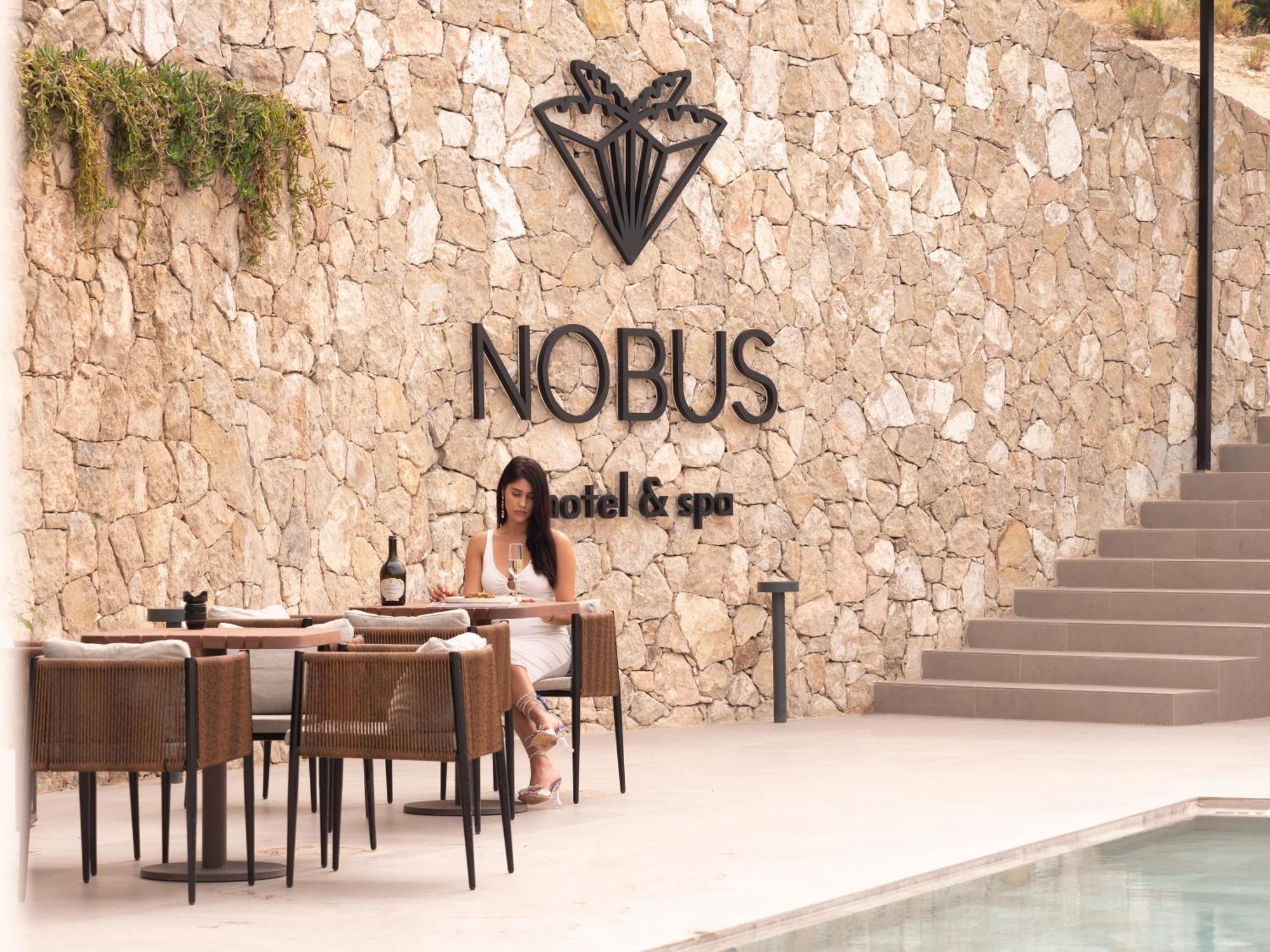 Nobus & 4*