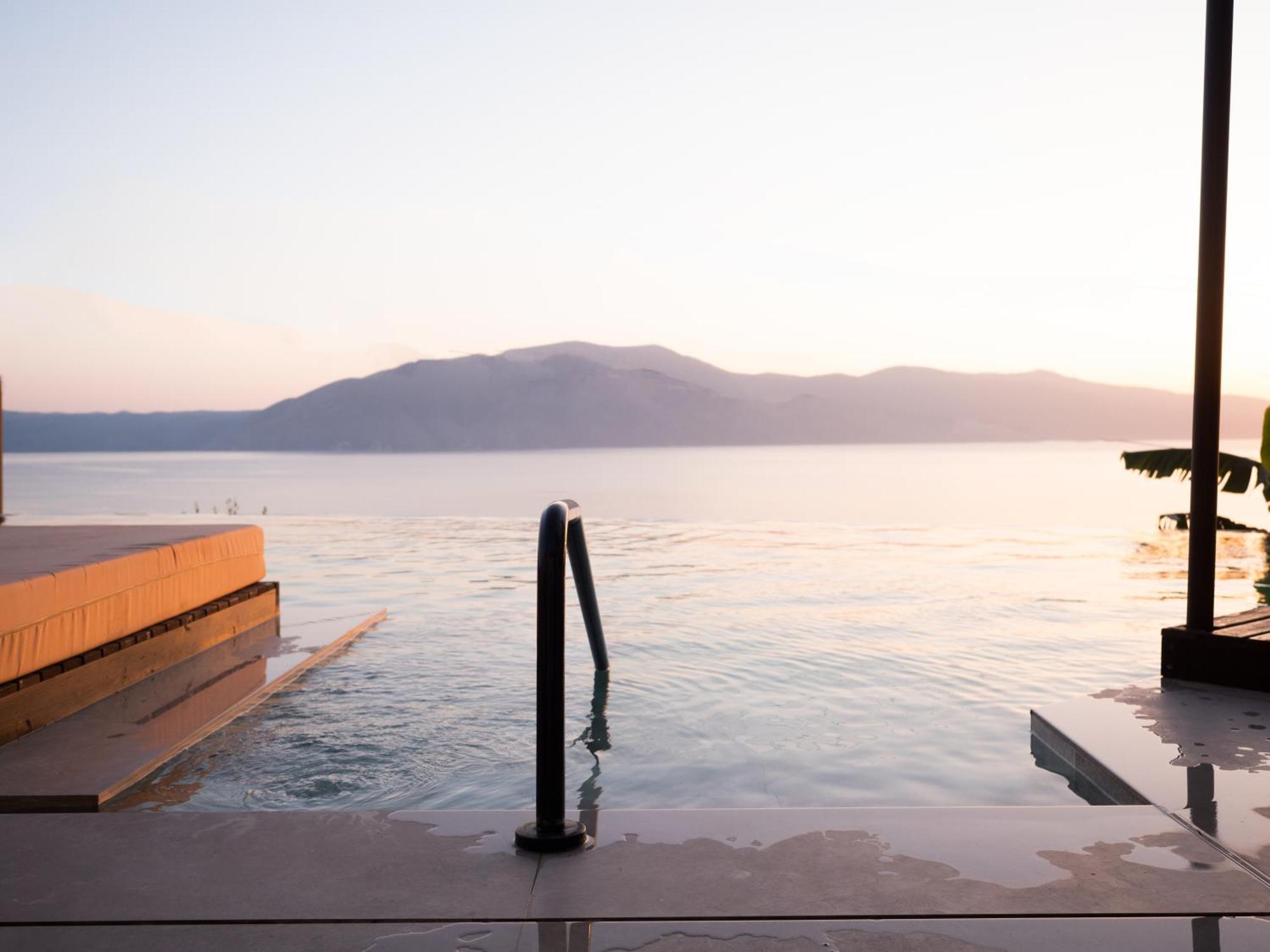 Hotel Nobus &